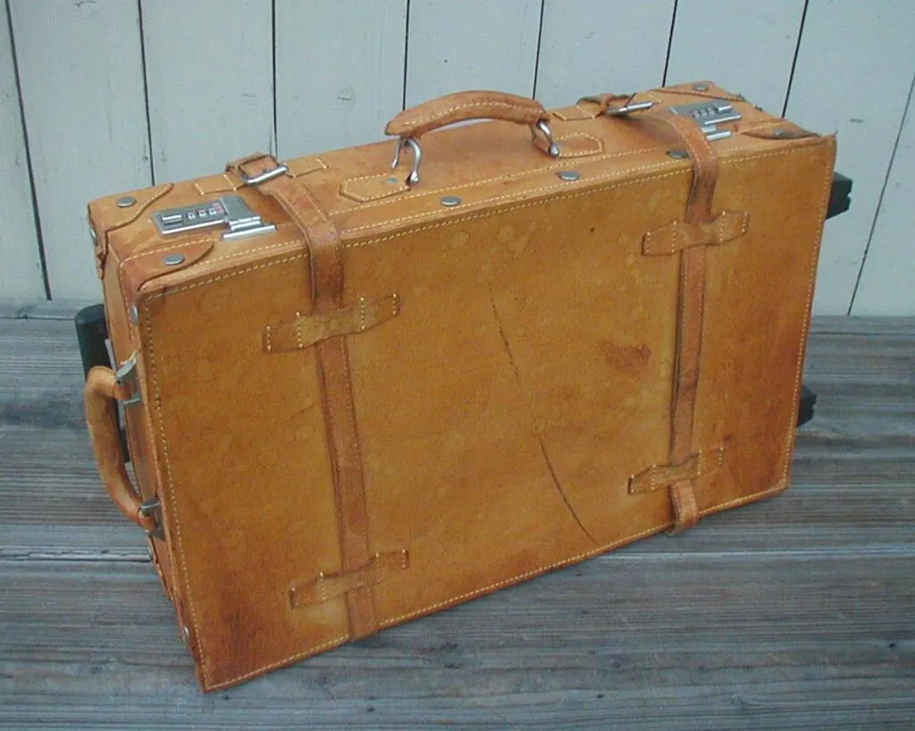 磯子区で遺品整理|捨てる前に待って!現金・貴重品が見つかる場所15選